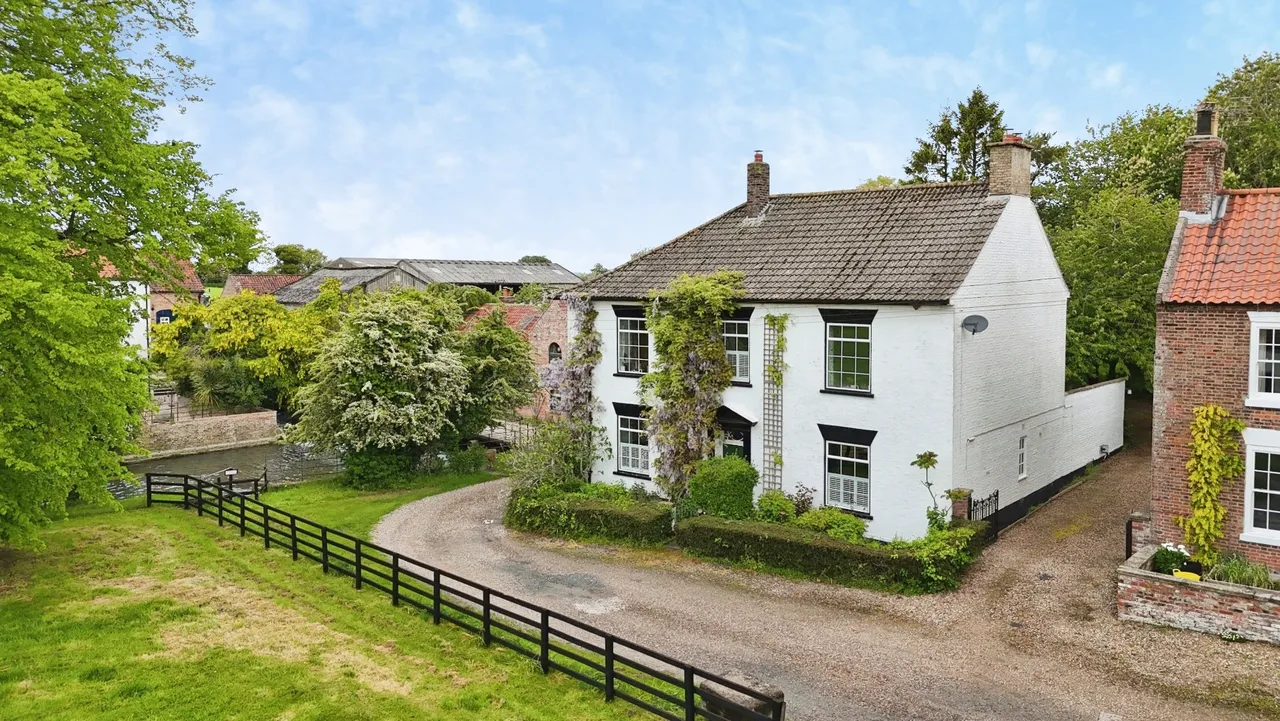 4 bed house for sale, Mill Lane, Foston-On-The-Wolds, YO25