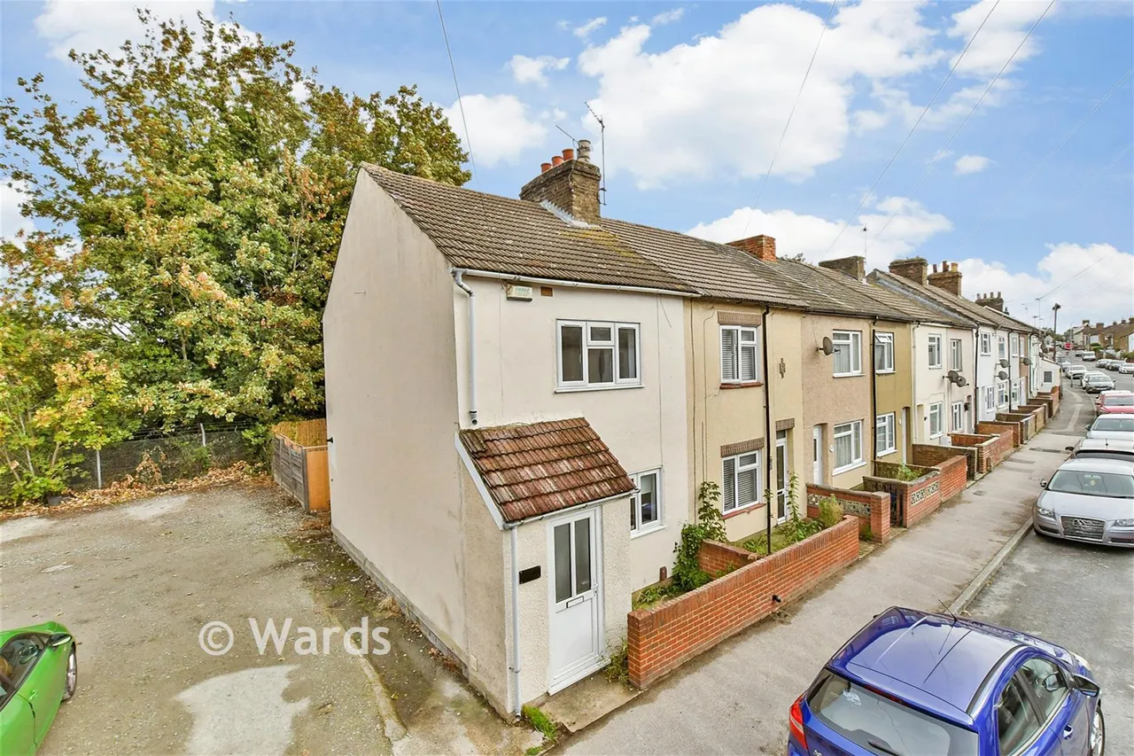 2 bed house for sale, Shortlands Road, Sittingbourne, ME10