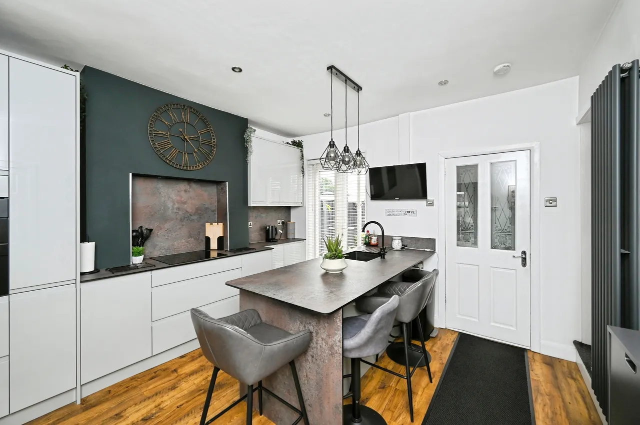 Lawn Road, Sutton-In-Ashfield, NG17, photo 3