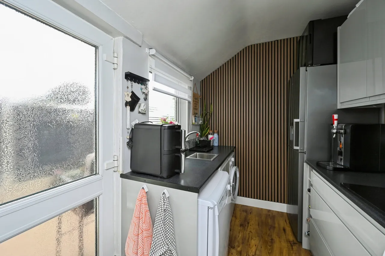 Lawn Road, Sutton-In-Ashfield, NG17, photo 13