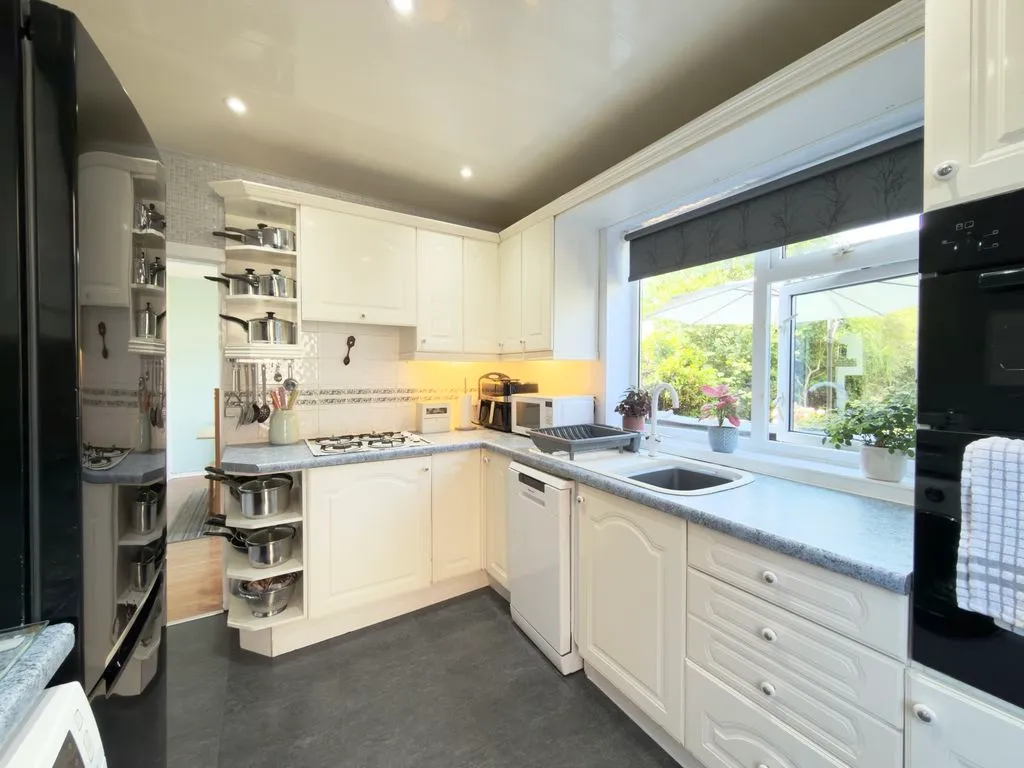 For SalePark Road, Adlington, photo 7