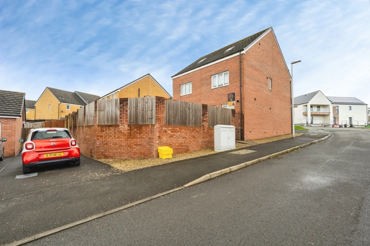 Heol Y Creyr Bach, Gorseinon, SA4, photo 19