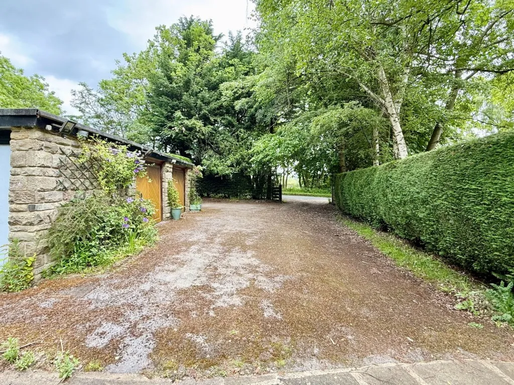 Brandon Lane, Shadwell, LS17, photo 31