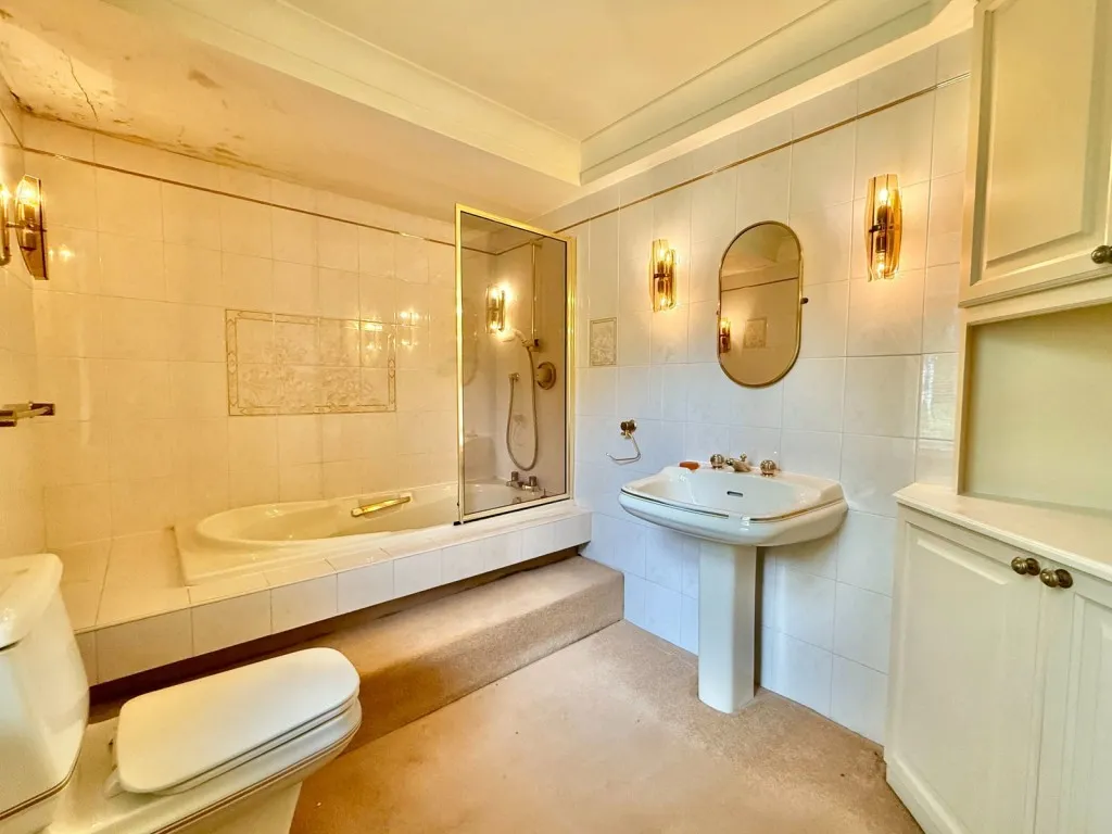 Brandon Lane, Shadwell, LS17, photo 14