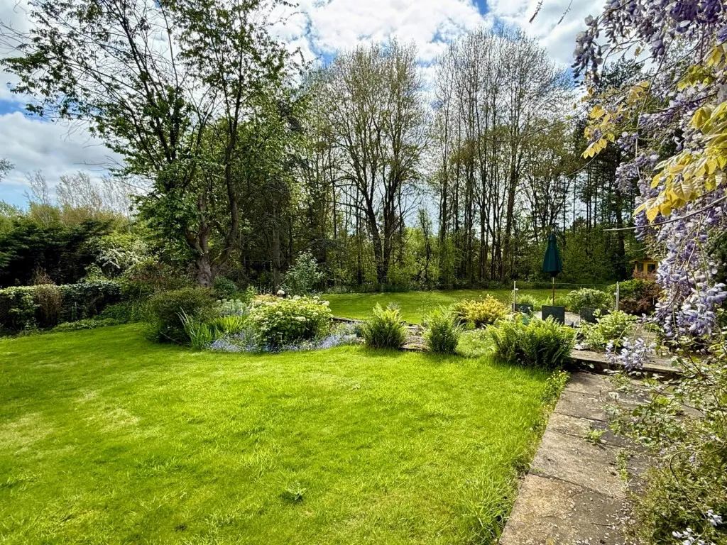 Brandon Lane, Shadwell, LS17, photo 25