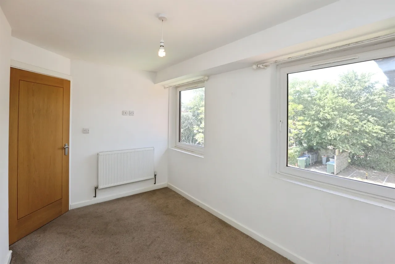 Wickham Road, Fareham, PO16, photo 9
