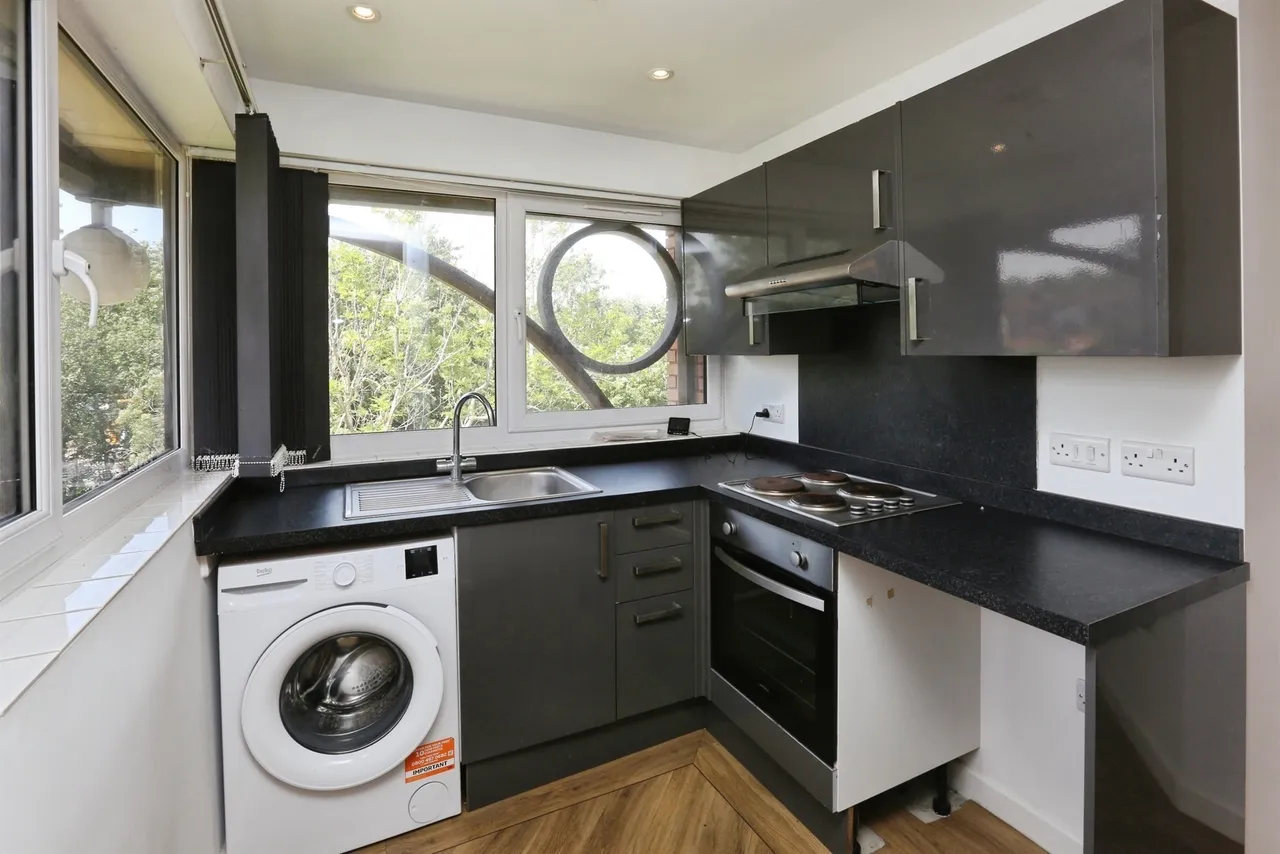 Wickham Road, Fareham, PO16, photo 6