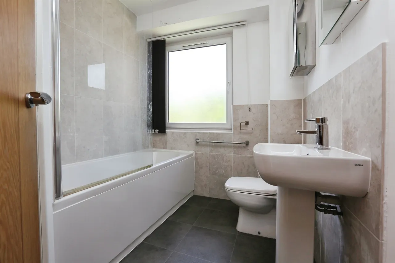Wickham Road, Fareham, PO16, photo 10
