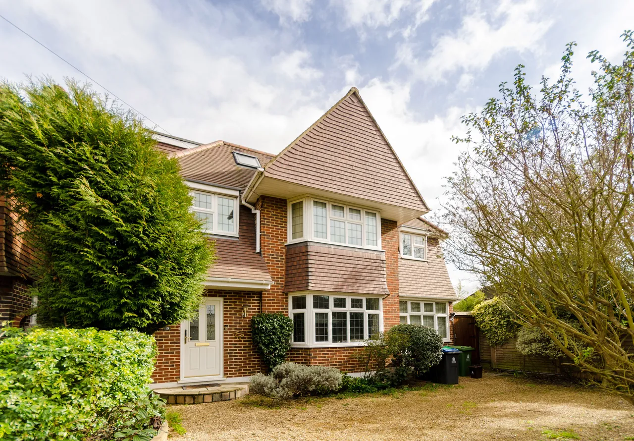 5 bed house to rent — 19 Albion Road, Kingston upon Thames