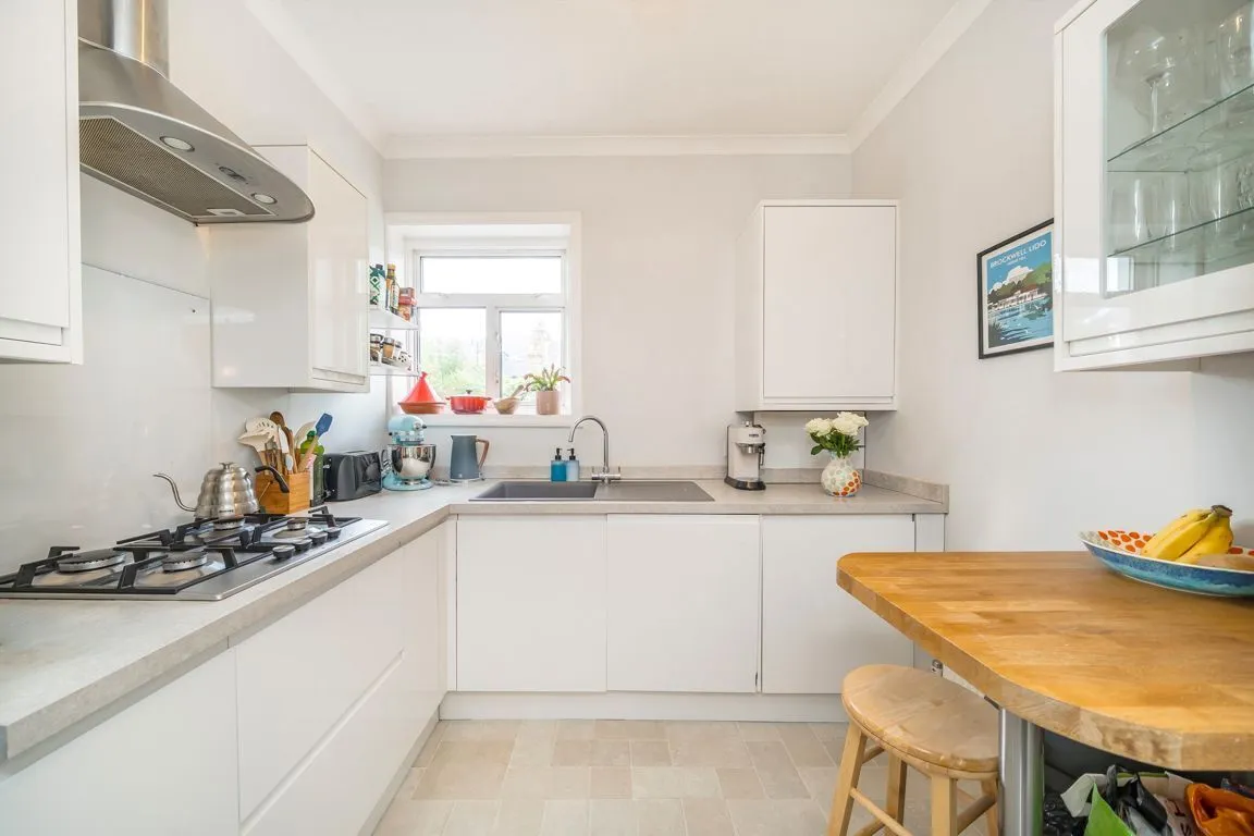 Veronica Road, SW17, photo 3