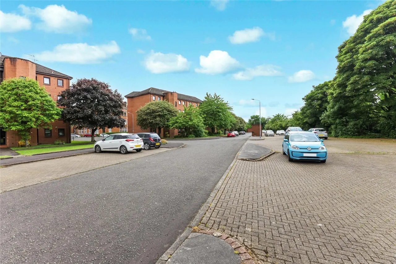 Durward Court, Shawlands, Glasgow, G41, photo 13