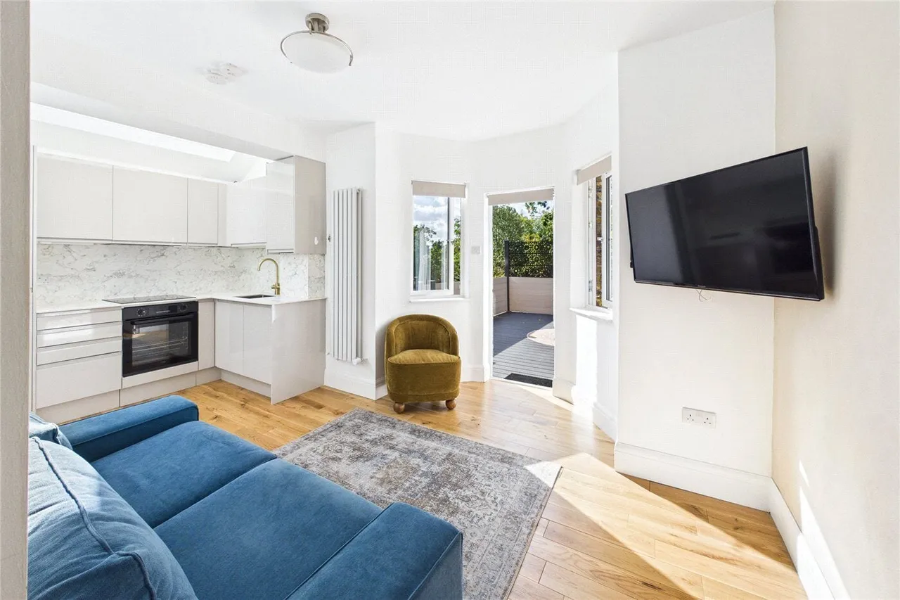 2 bed flat to rent, Tierney Road, London, SW2
