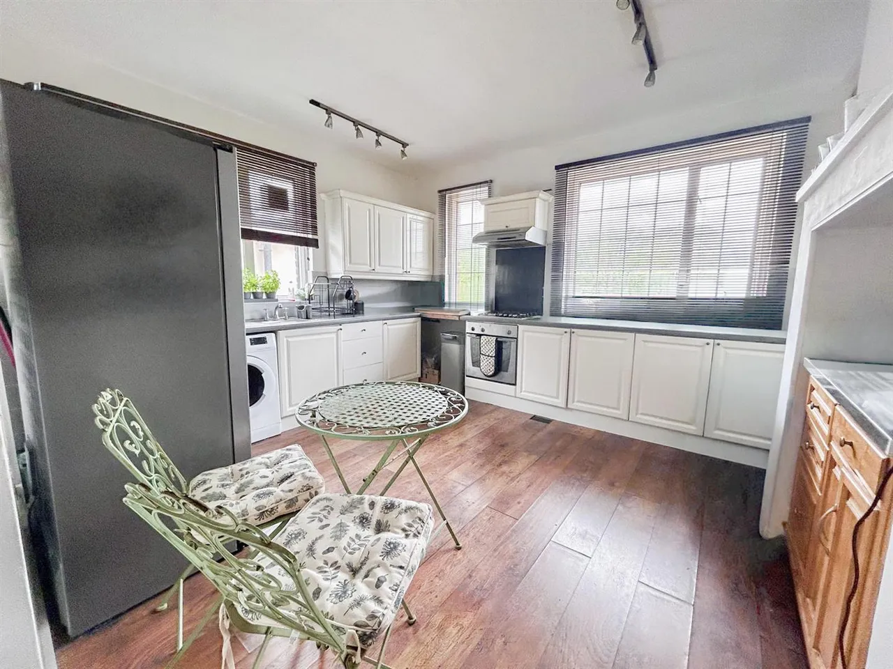 Terminus Avenue, Bexhill-On-Sea, TN39 3LY, photo 5