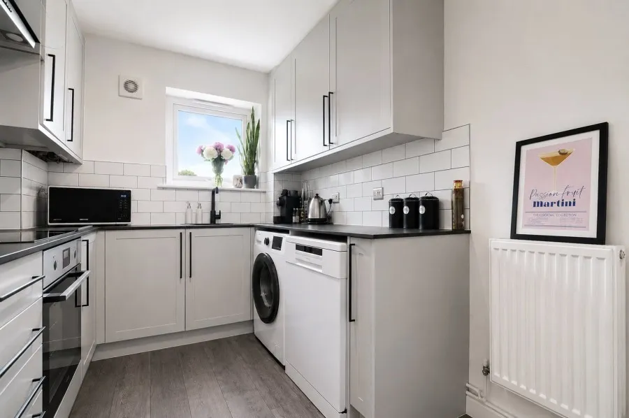 with 2 bedrooms in Waytemore Road, Bishop's Stortford, CM23, photo 6