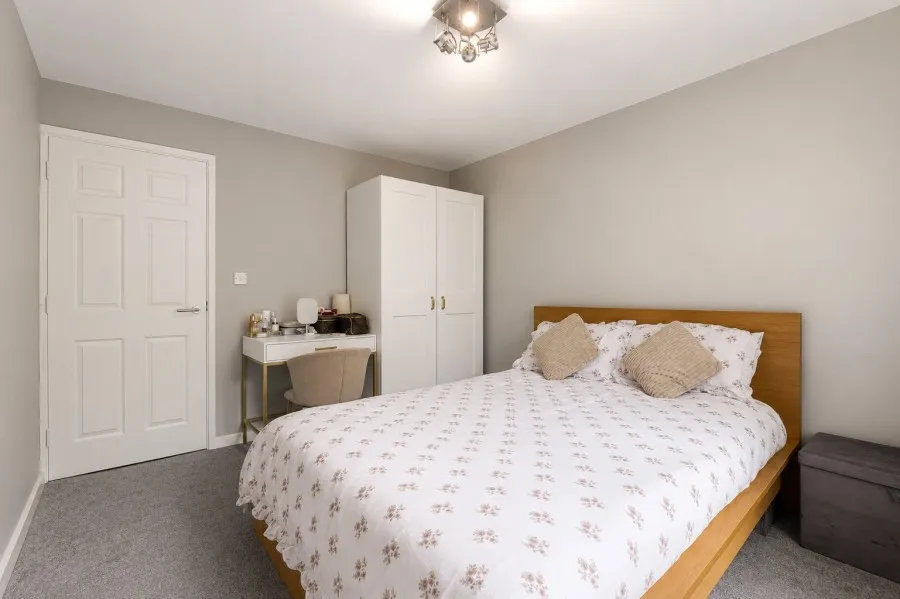 with 2 bedrooms in Waytemore Road, Bishop's Stortford, CM23, photo 9