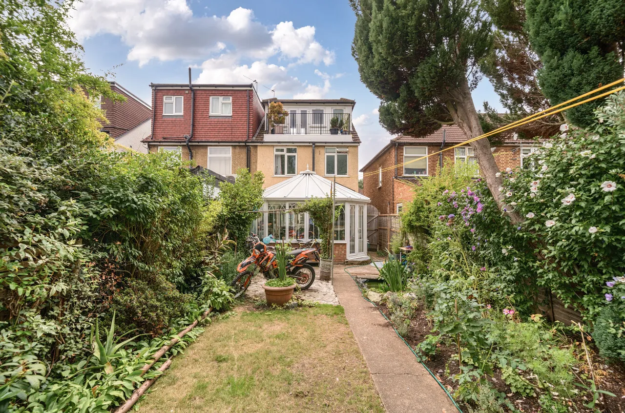 Cottimore Avenue, Walton-On-Thames, KT12, photo 14