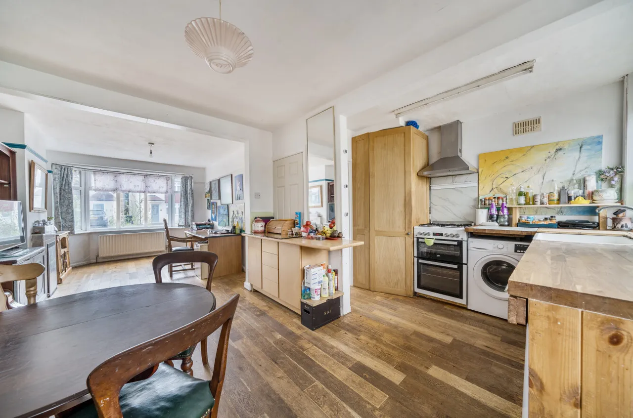 Cottimore Avenue, Walton-On-Thames, KT12, photo 3