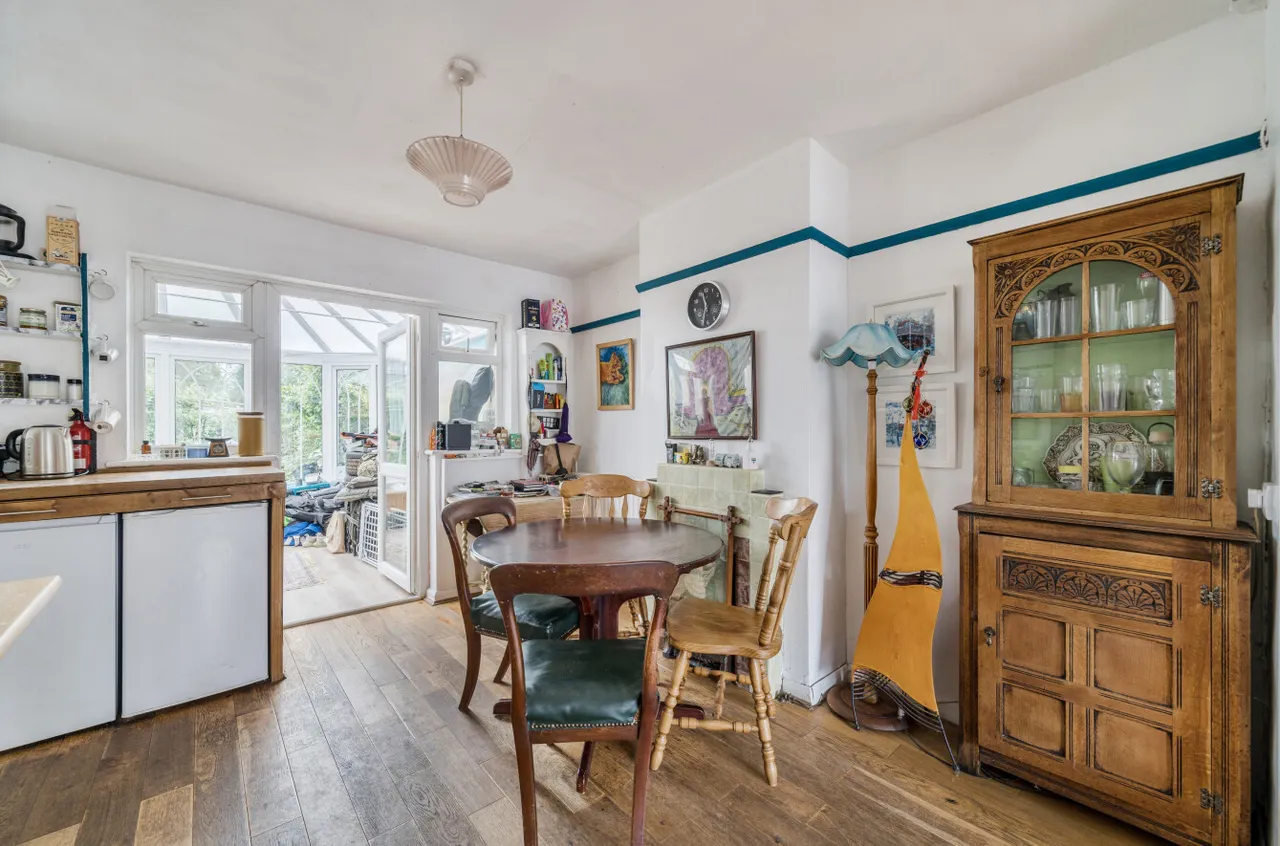 Cottimore Avenue, Walton-On-Thames, KT12, photo 5