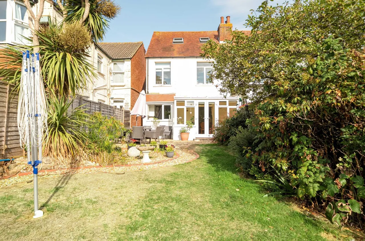 St Thomas's Road, Worthing, BN14, photo 13