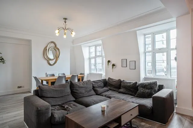 College Crescent, London, NW3, photo 4