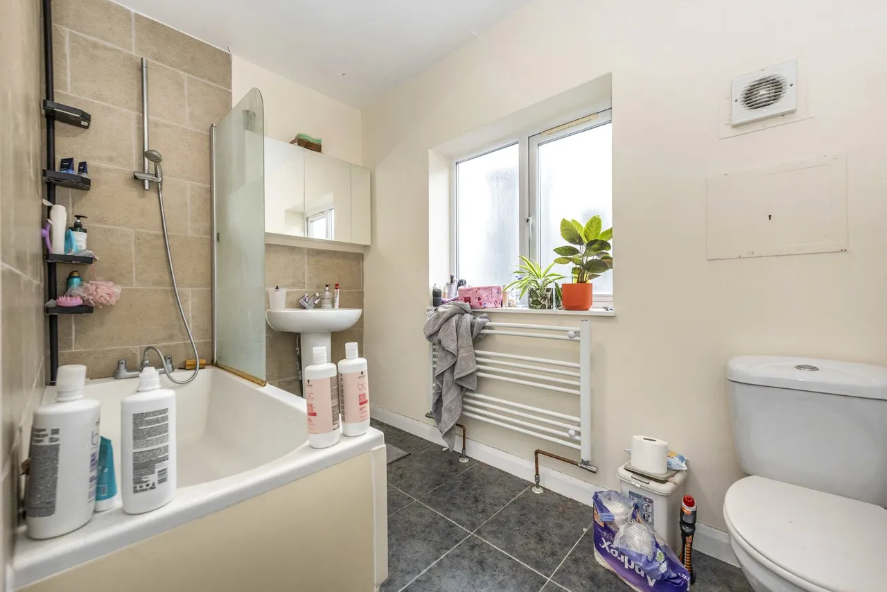 Grove Road, Hounslow, TW3, photo 11