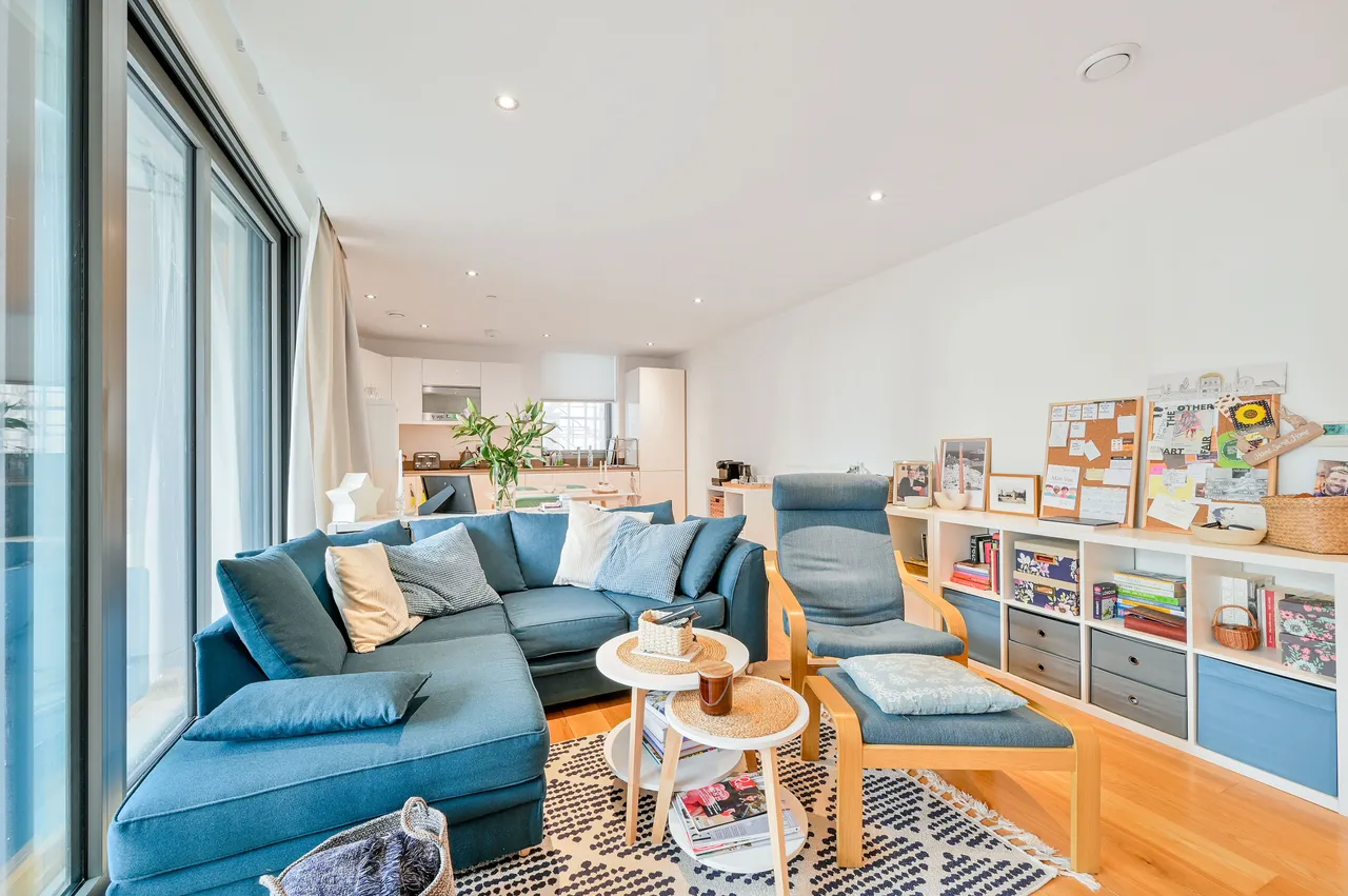 23 Arc Tower, 32 Uxbridge Road, London, photo 5