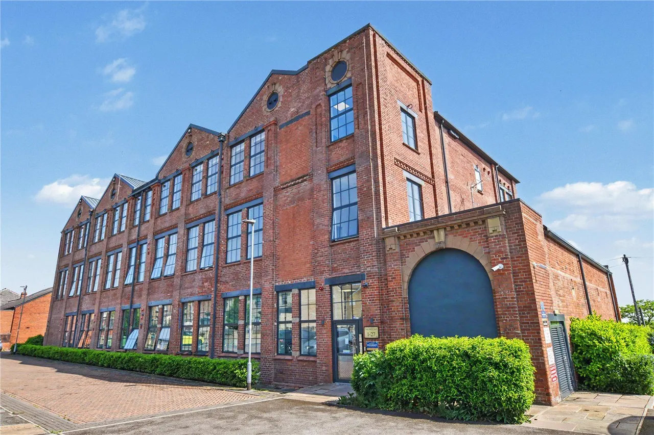 2 bed flat for sale, Park Mill Court, Morley, LS27