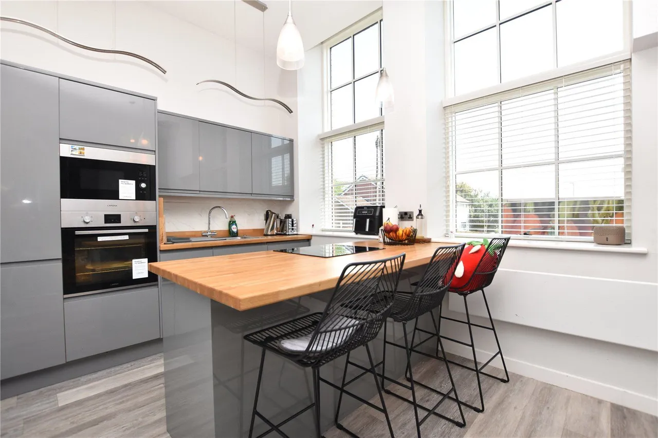 Park Mill Court, Morley, LS27, photo 2
