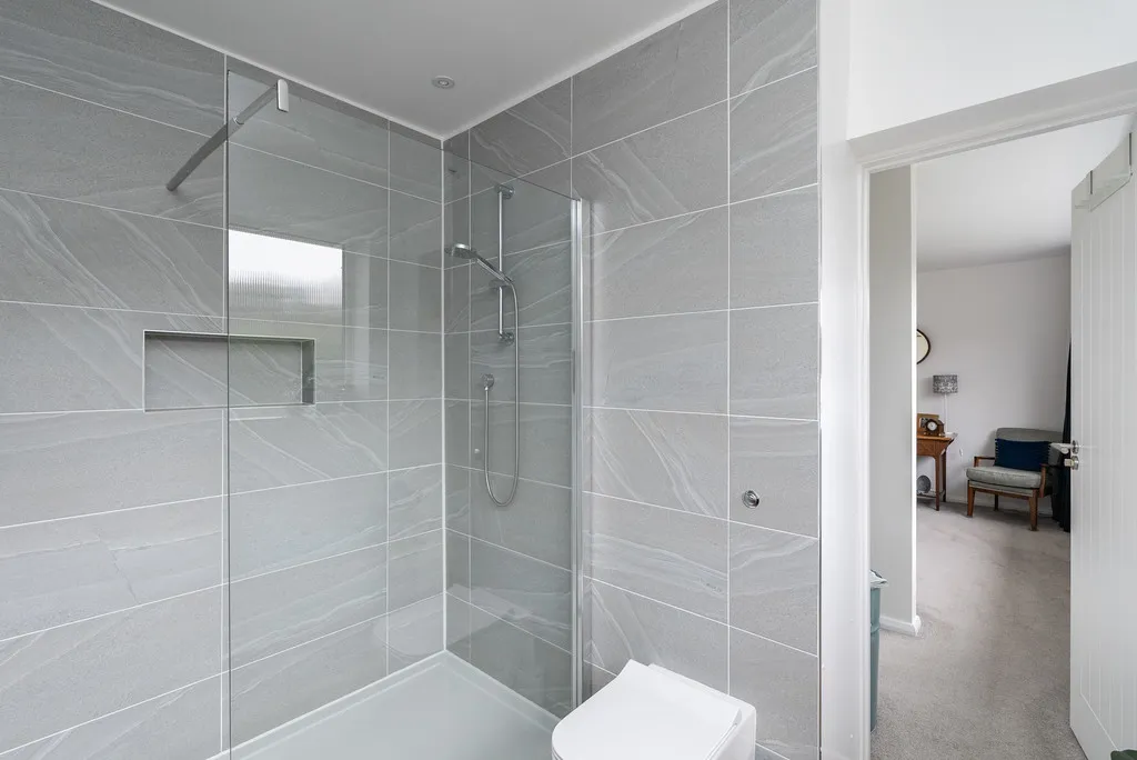 Ridgeway Drive, Dorking, RH4, photo 11
