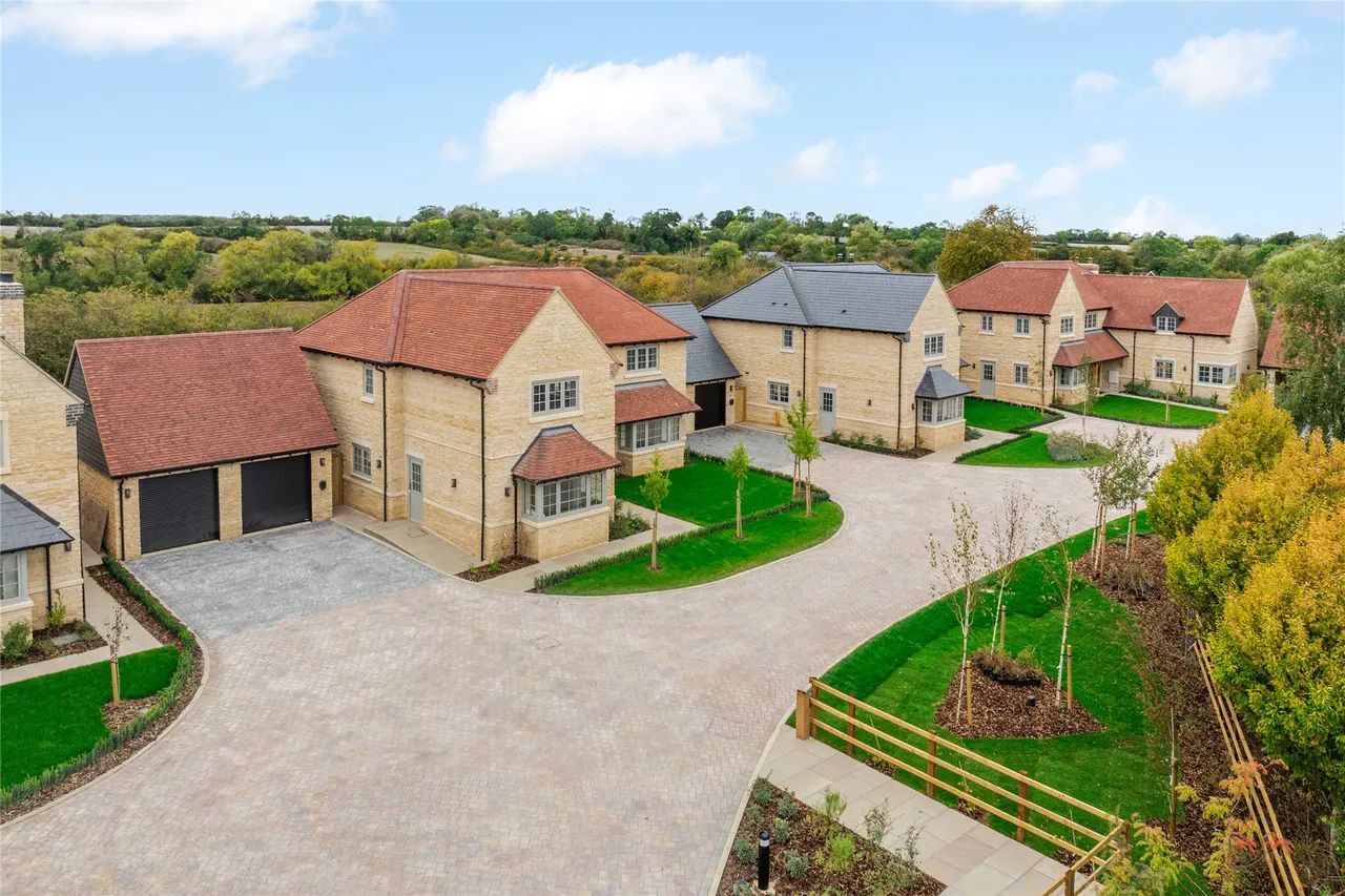 Hedgerow Gardens, Thornborough, MK18, photo 37