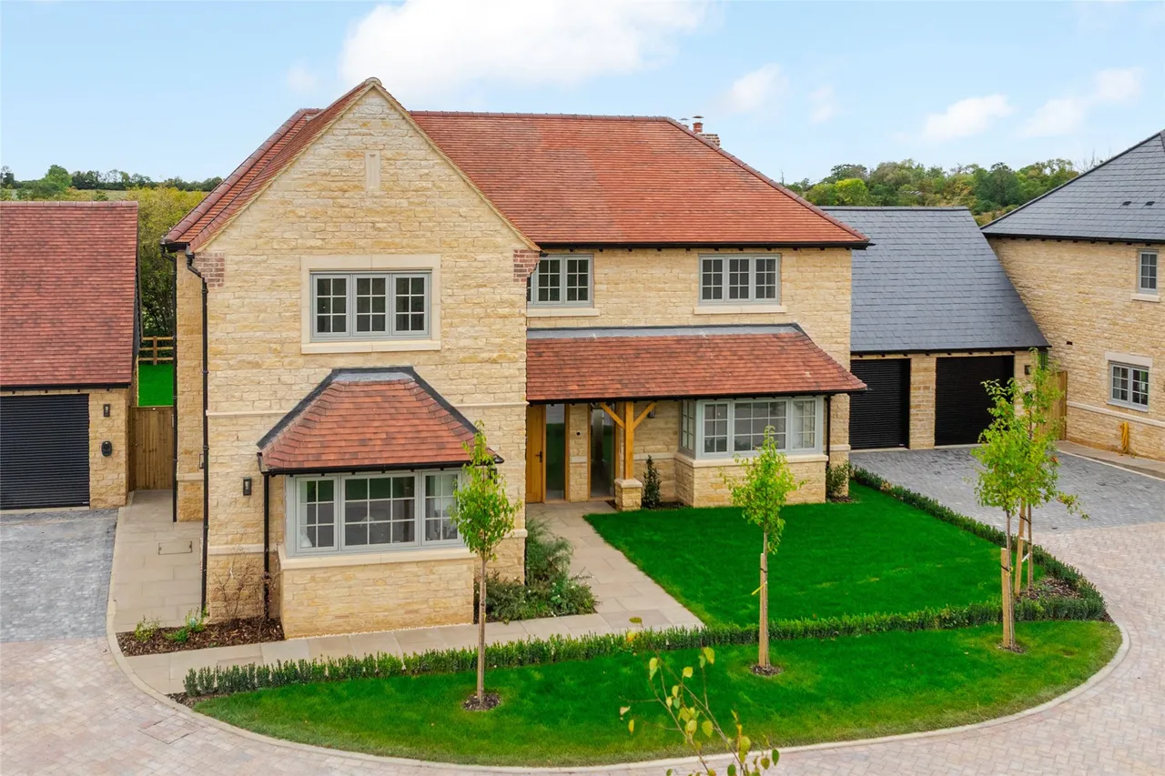 Hedgerow Gardens, Thornborough, MK18, photo 31