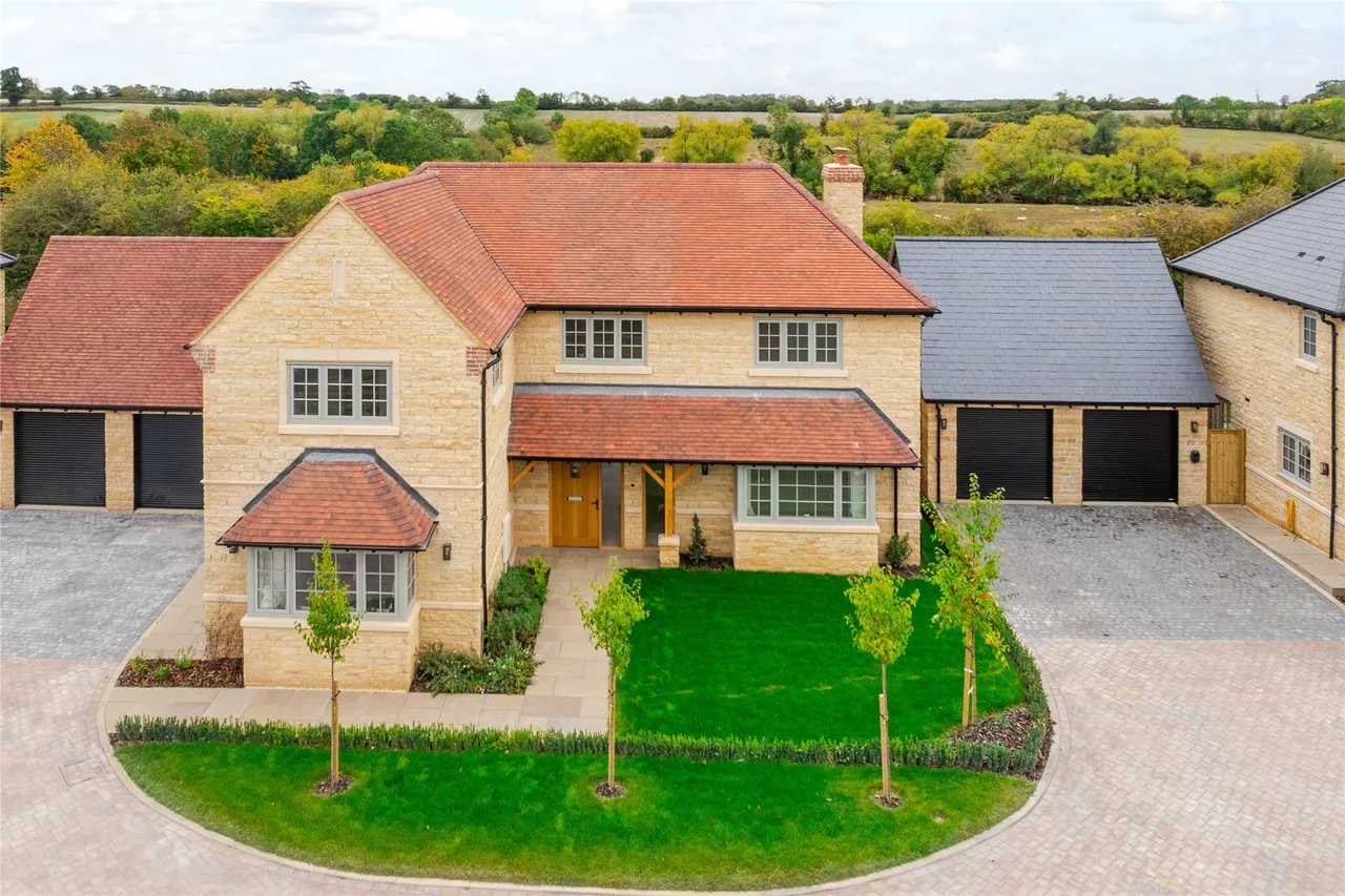 Hedgerow Gardens, Thornborough, MK18, photo 36