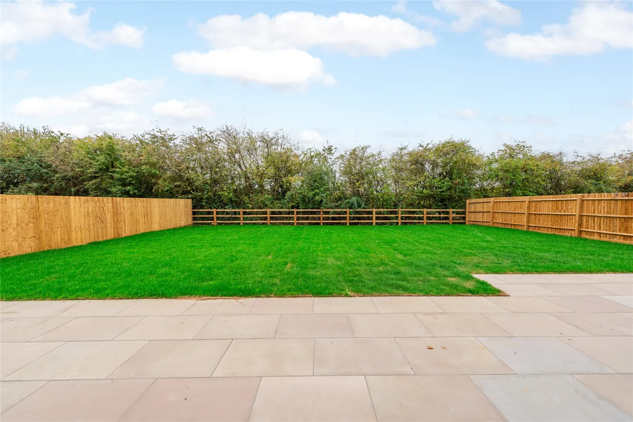 Hedgerow Gardens, Thornborough, MK18, photo 32