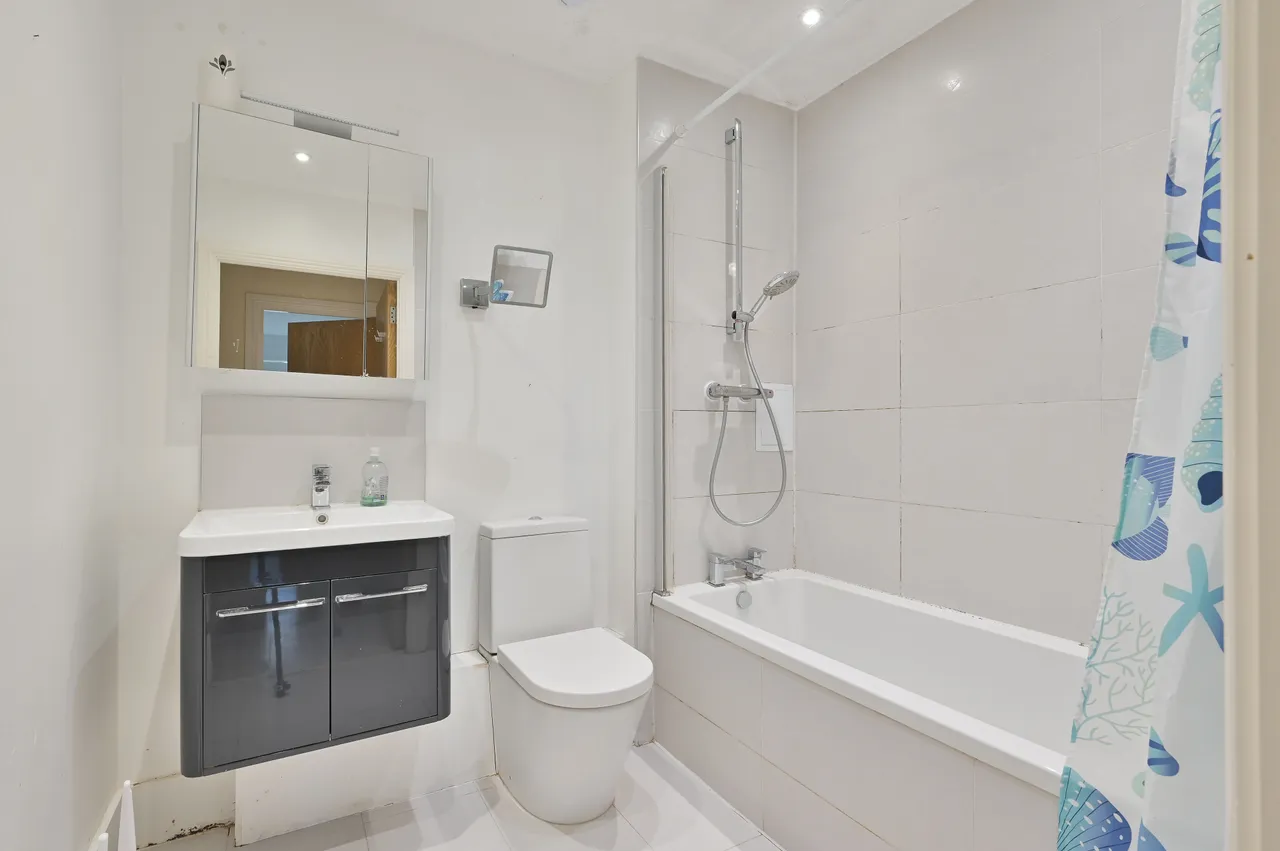 24 Omega Court, The Gateway, Watford, photo 10
