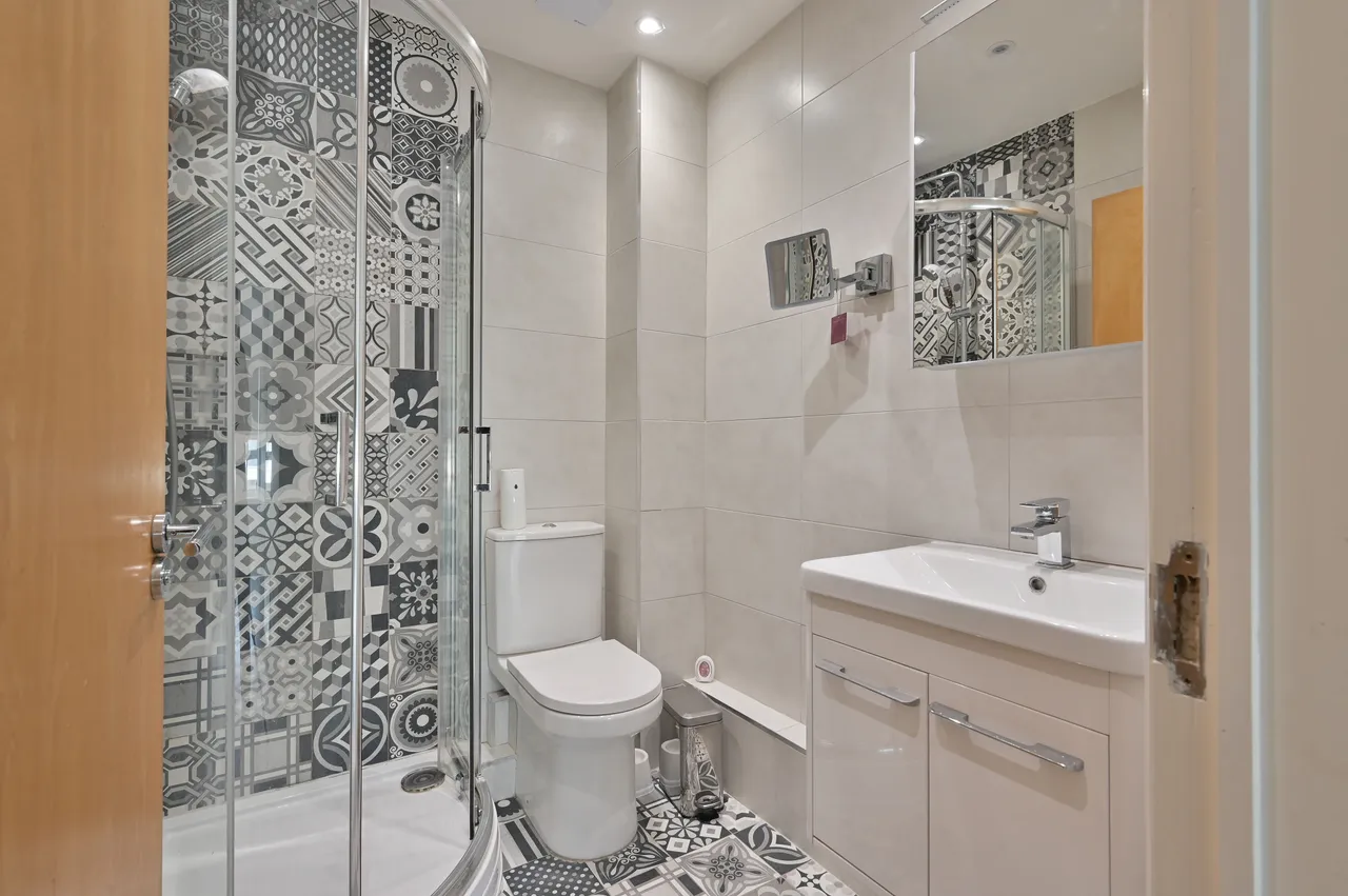 24 Omega Court, The Gateway, Watford, photo 11