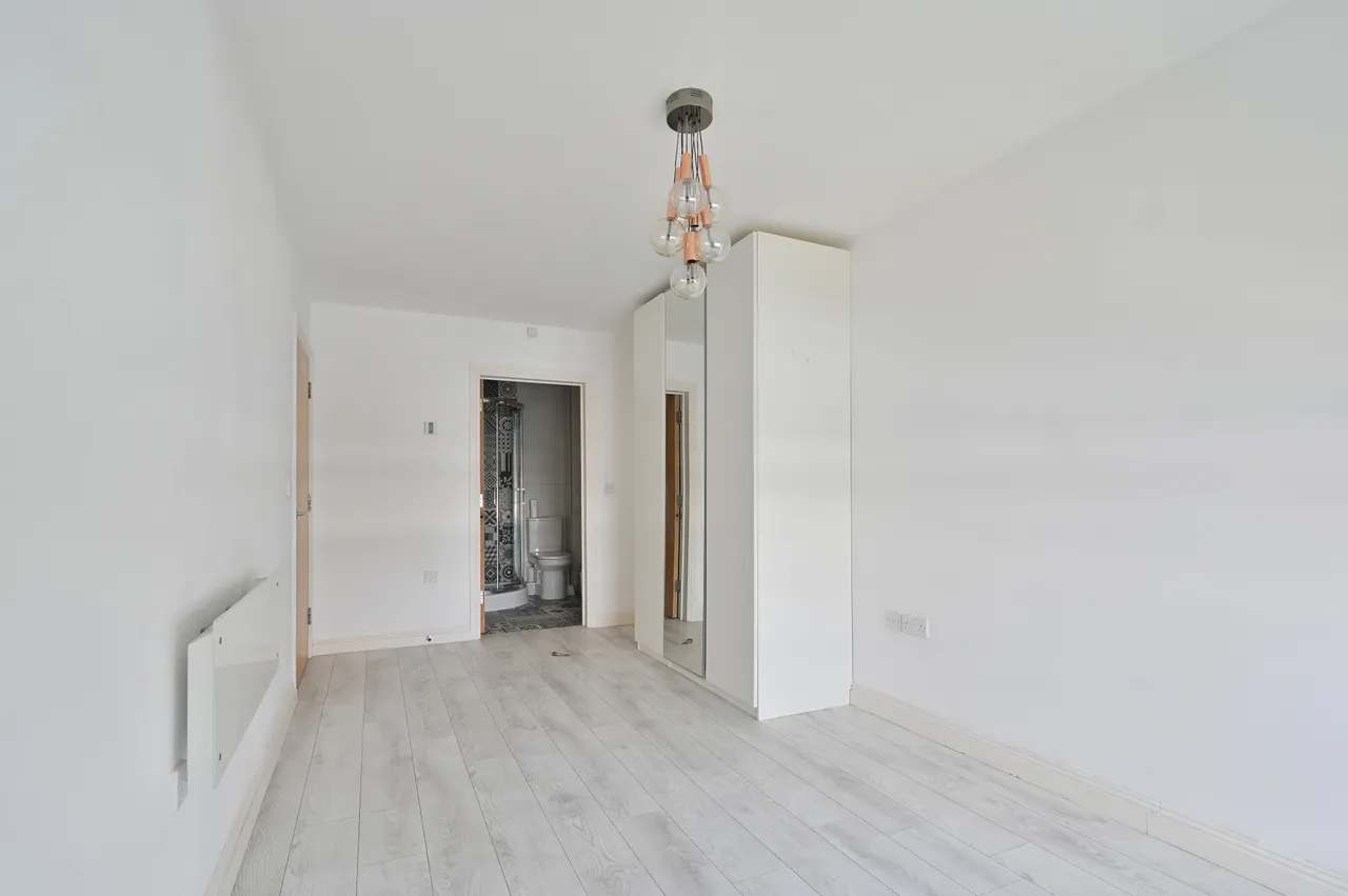 24 Omega Court, The Gateway, Watford, photo 8