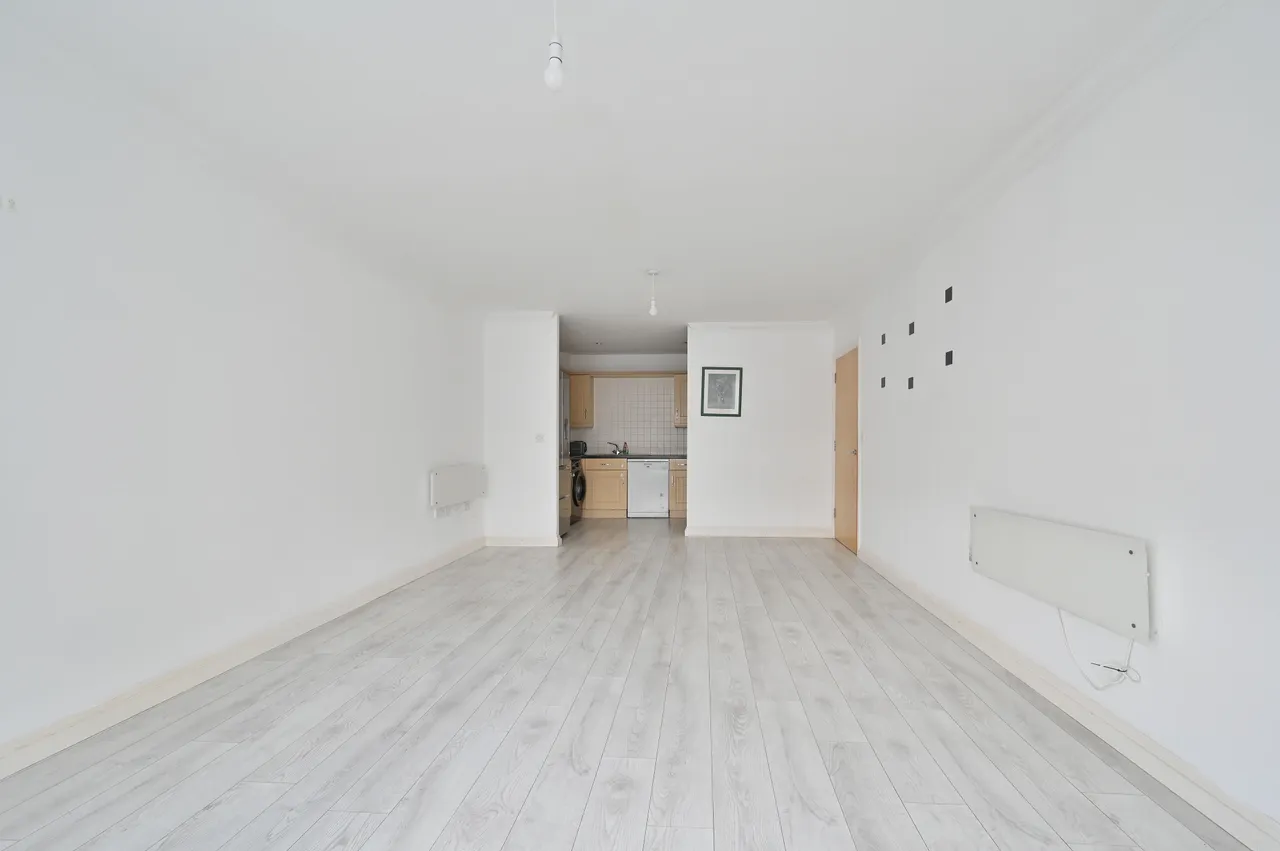 24 Omega Court, The Gateway, Watford, photo 5