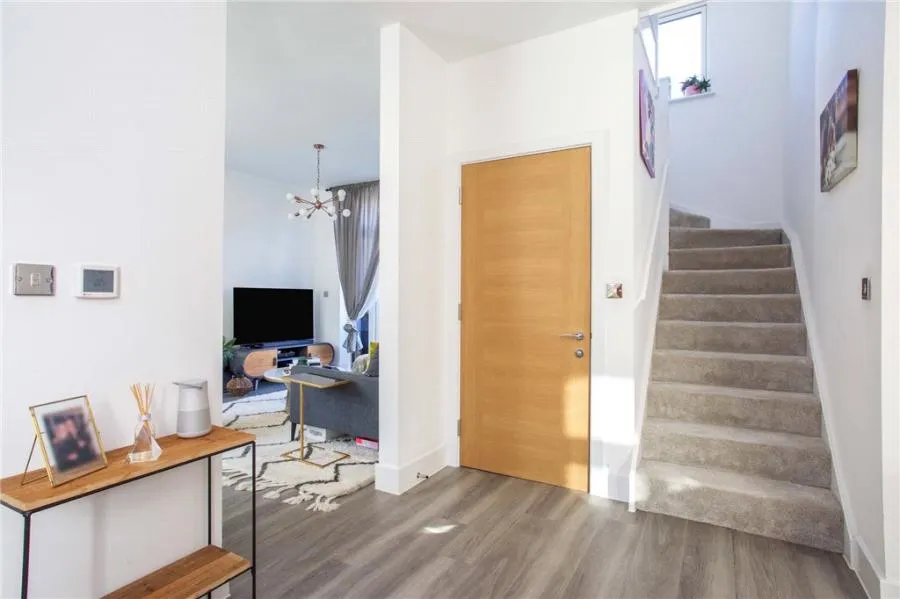 Dorchester Mews, Upper Longcross, KT16, photo 7