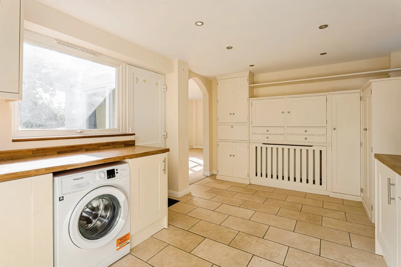 Janes Lane, Burgess Hill, RH15, photo 5