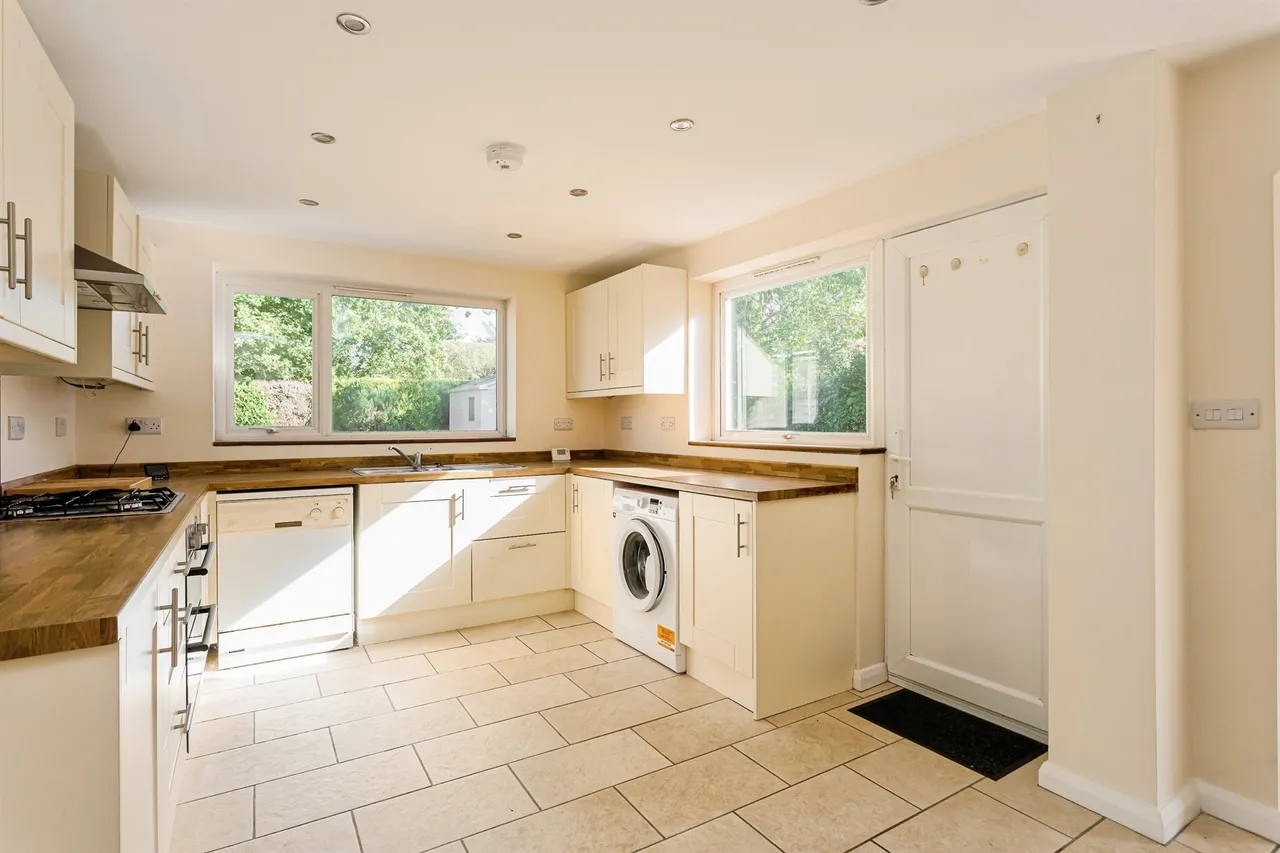Janes Lane, Burgess Hill, RH15, photo 3