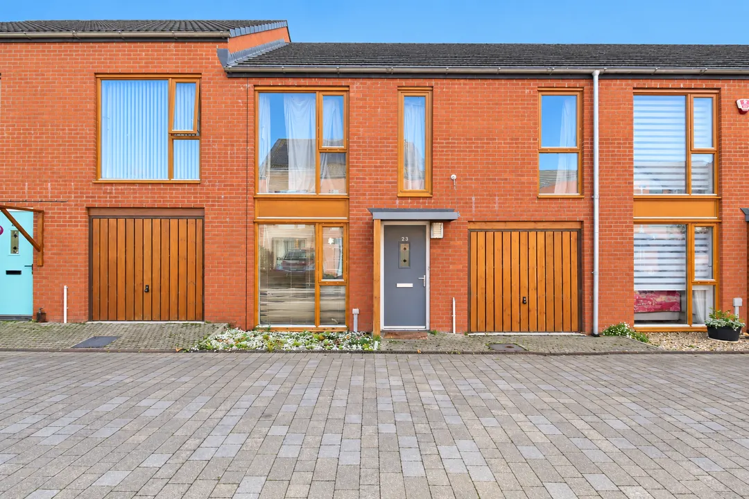 4 bed house for sale, Oberon Grove, Street