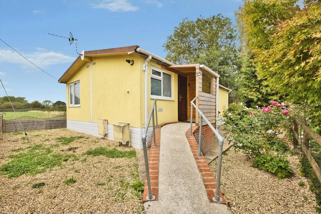 2 bed mobile home for sale, Hurst Park, Martock, TA12