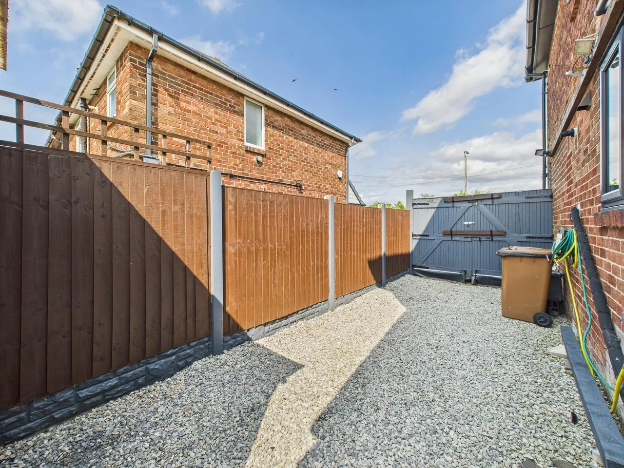 Hawes Avenue, Carr Mill, WA11, photo 37