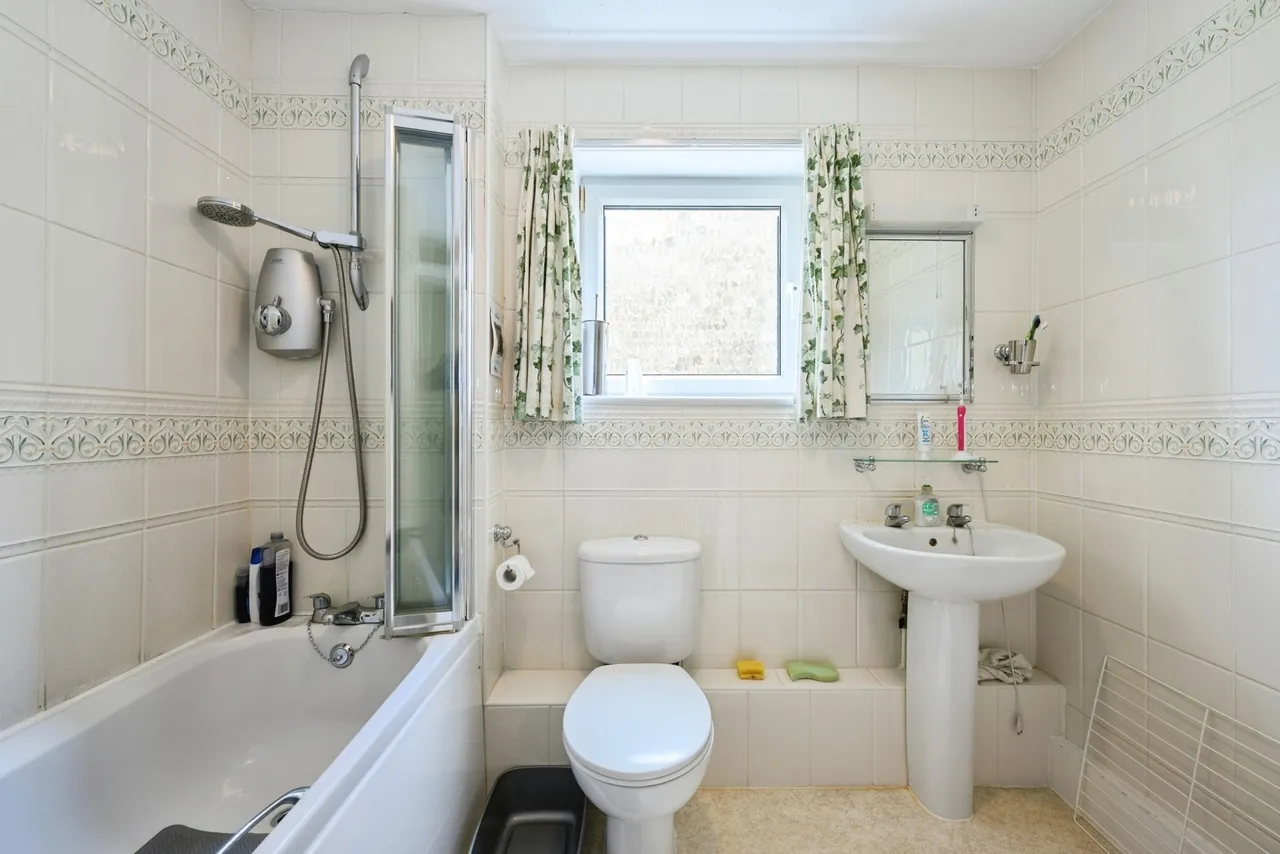 Sparrowsmead, Redhill, RH1, photo 6