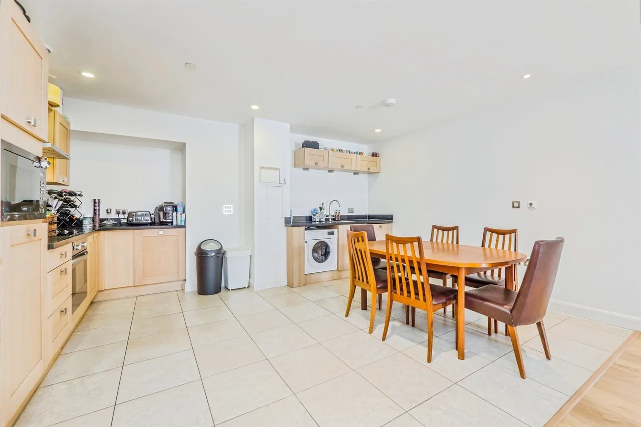 Barry Lane, Cardiff, CF10, photo 6