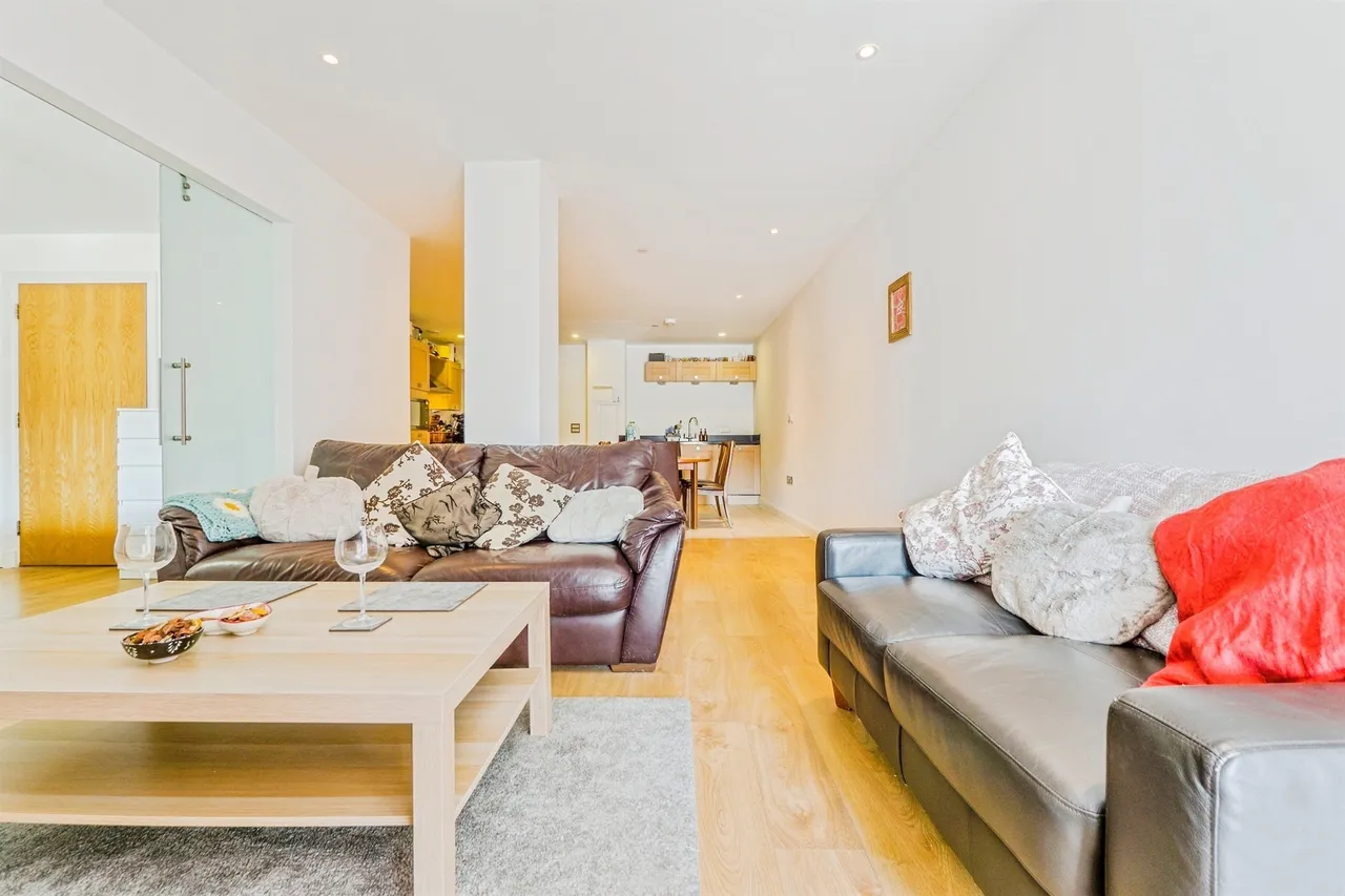 Barry Lane, Cardiff, CF10, photo 11