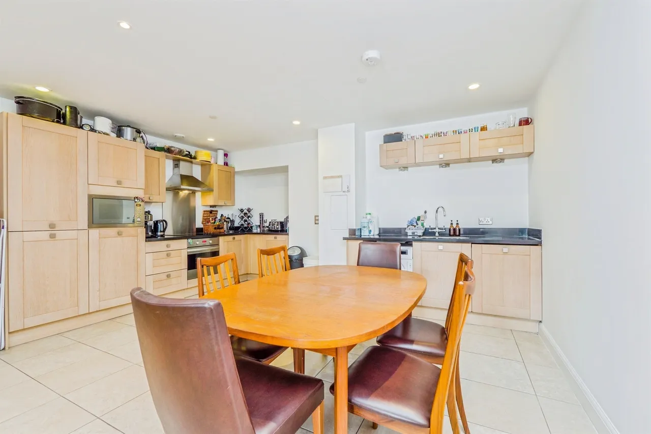 Barry Lane, Cardiff, CF10, photo 7