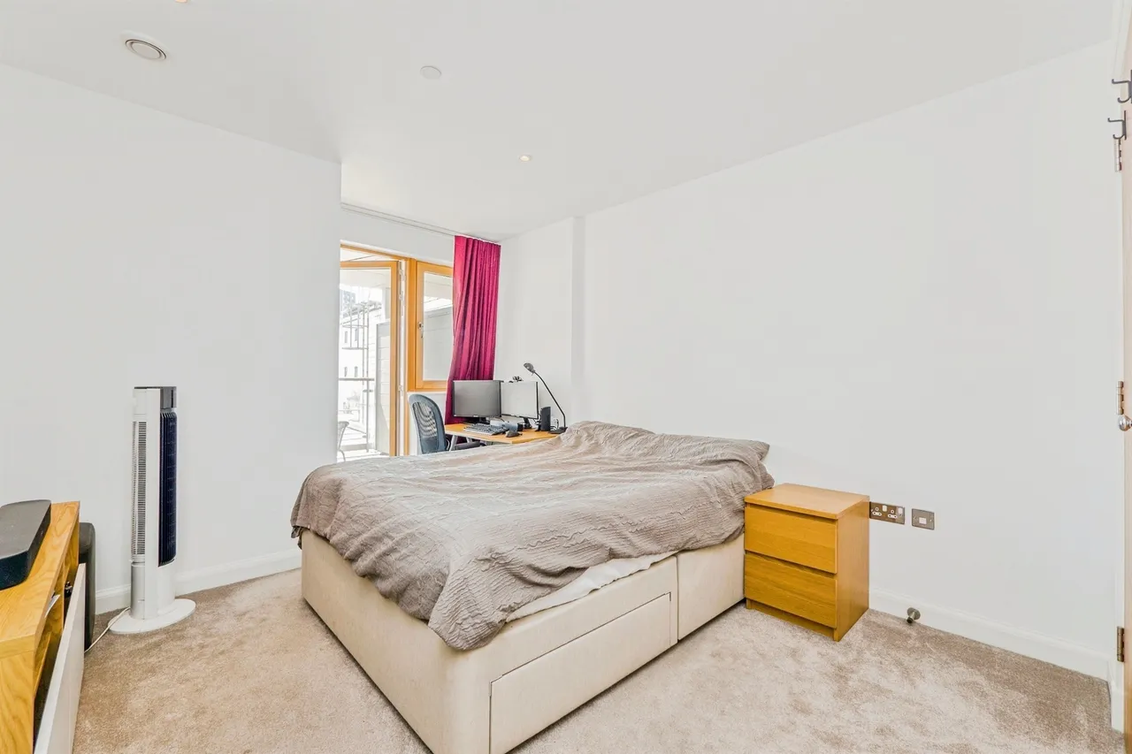 Barry Lane, Cardiff, CF10, photo 14