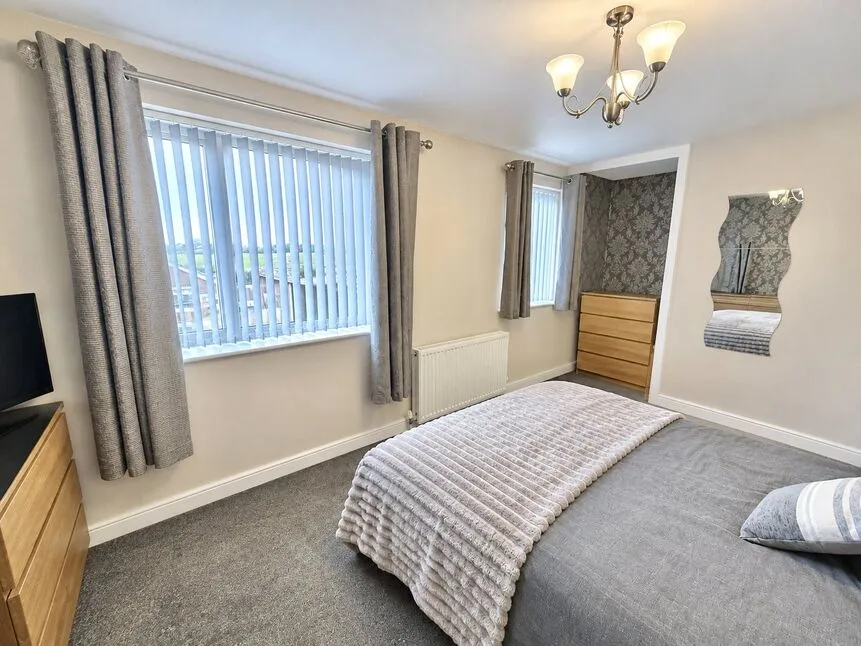Bly Road, Darfield, S73, photo 9