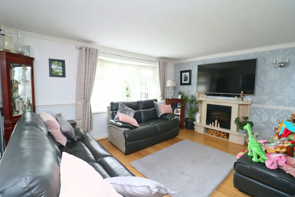Burghley Drive, West Bromwich, B71, photo 2
